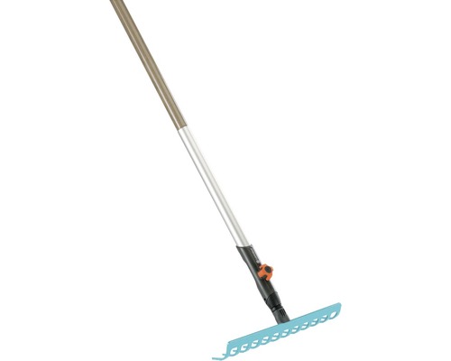 Greblă Gardena cu mâner telescopic pentru lucrări de grădinărit