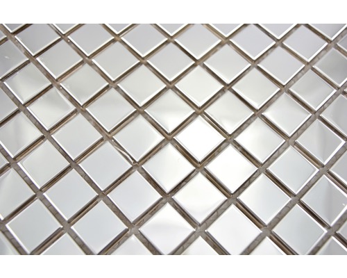 Prim-plan cu plăci de mozaic pătrate