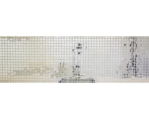 Perete de faianță cu plăci pătrate mici