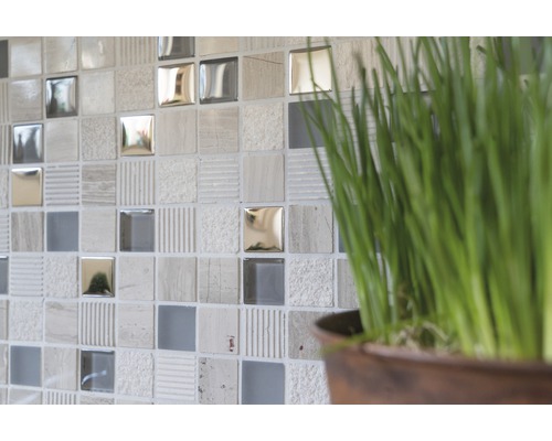 Plăci de mozaic pătrate cu diferite texturi de suprafață