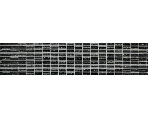 Placă de mozaic cu elemente dreptunghiulare negre.