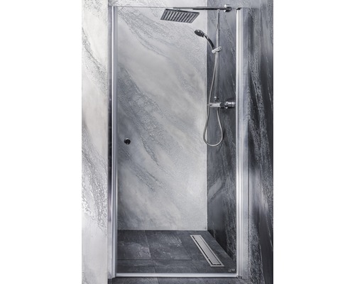 Cabină de duș cu cap de duș și baterie de duș într-o baie