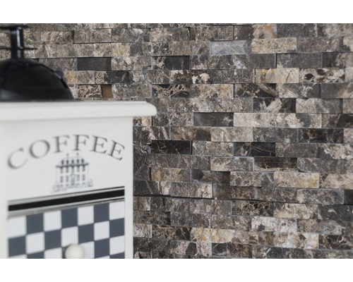 Decorarea pereților cu placaje din piatră naturală