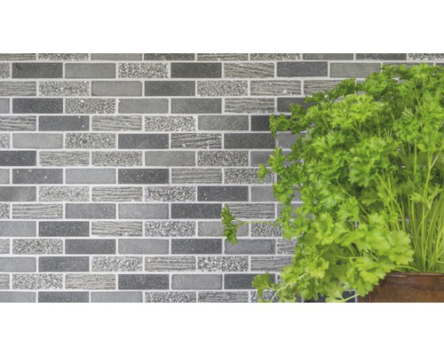 Perete de gresie mozaic gri cu pătrunjel