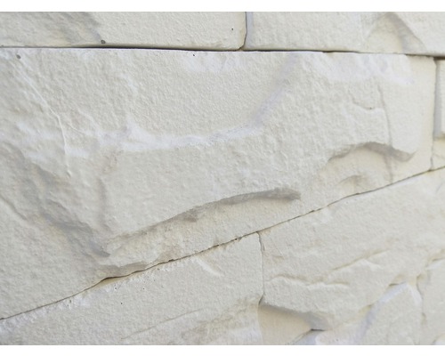 Prim-plan cu pietre albe de placare a pereților