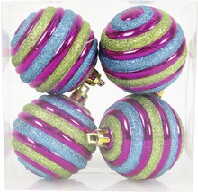 Patru globuri de Crăciun cu model spiralat într-un ambalaj