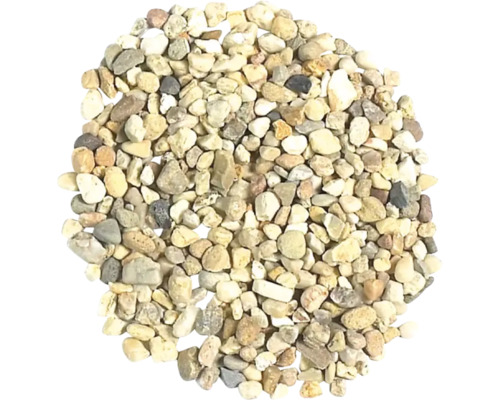 Prim-plan cu pietriș decorativ