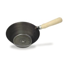 Polonic din metal cu mâner din lemn