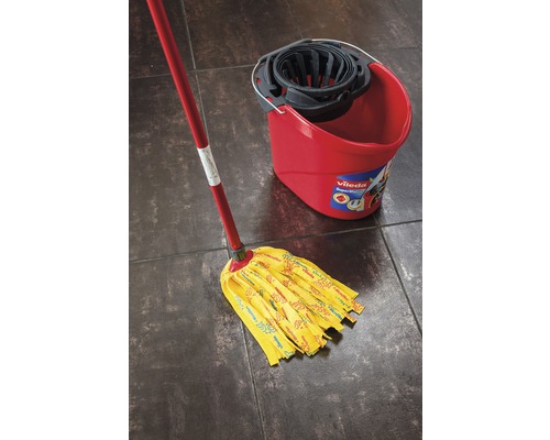 Mop cu găleată pentru curățarea podelelor