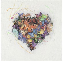 Tablou cu inimă din fluturi