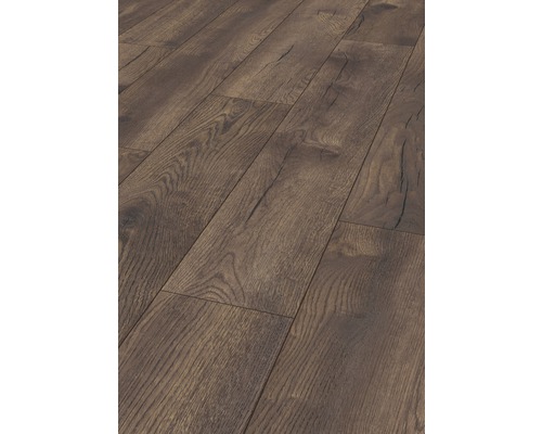 Panouri de parchet laminat montate cu aspect de lemn