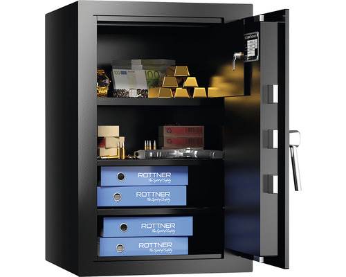 Seif deschis cu numerar, lingouri de aur, bijuterii, muniție, armă de foc și bibliorafturi