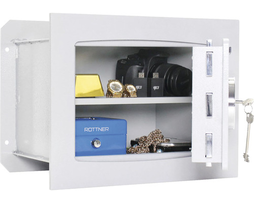 Seif deschis cu obiecte de valoare