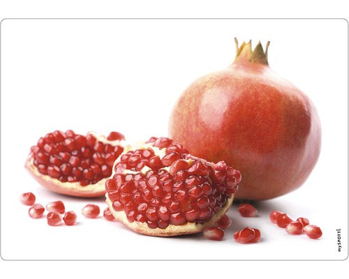 Rodie întreagă și jumătăți de rodie cu semințe