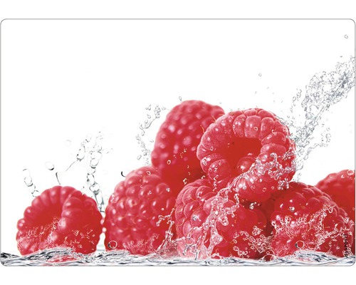 Prim-plan cu zmeură și picături de apă