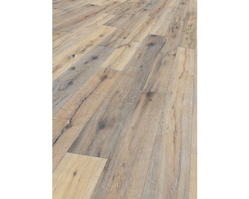 Laminat deschis la culoare cu structură de lemn