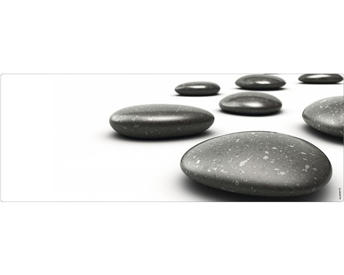 Pietre decorative pe suprafață deschisă la culoare