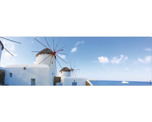 Panoramă cu mori de vânt pe coastă