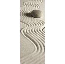 Grădină zen cu valuri de nisip și piatră