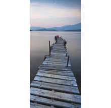 Pod de lemn pe lac la amurg