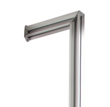 Prim-plan cu profilul de cabină de duș din aluminiu