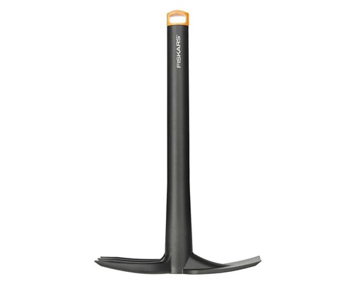 Logo Fiskars pe un dispozitiv de scos rădăcini