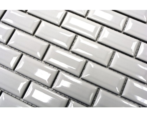 Plăci ceramice în stil metro pentru placarea pereților