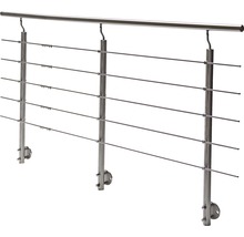 Balustradă din oțel inoxidabil cu bare orizontale.