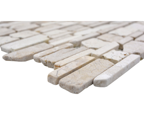 Prim-plan cu plăci de mozaic din marmură