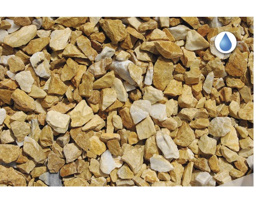 Prim-plan cu pietriș decorativ