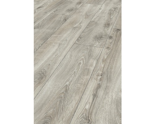 Pardoseală laminată montată cu aspect de lemn