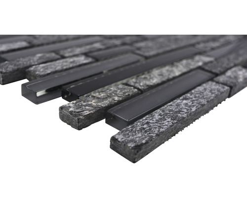 Mozaic din sticlă și piatră