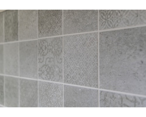 Faianță de perete cu model