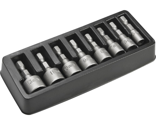 Set de chei tubulare cu dimensiuni diferite într-o cutie de plastic neagră