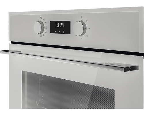 Prim-plan cuptor cu afișaj digital și butoane rotative