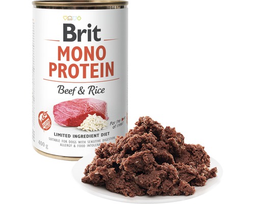 Brit Mono Protein hrană pentru câini cu carne de vită și orez la conservă cu hrană gata de servire într-o farfurie