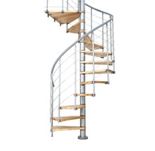 Scară spiralată cu trepte din lemn și balustradă metalică