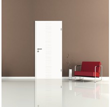 Ușă de interior cu feronerie și design modern într-o cameră luminoasă