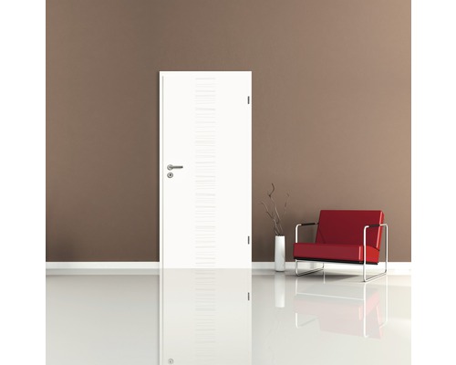 Ușă de interior cu feronerie și design modern într-o cameră luminoasă