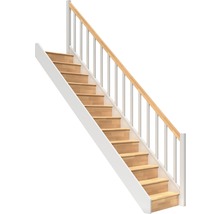 Scară cu trepte din lemn și balustradă albă