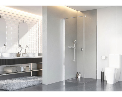 Baie luminoasă cu duș, toaletă și chiuvetă