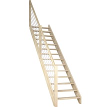Scară din lemn cu balustradă și umplutură cu frânghie