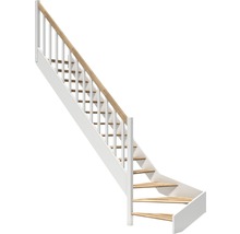 Scară din lemn cu balustradă albă și trepte deschise la culoare