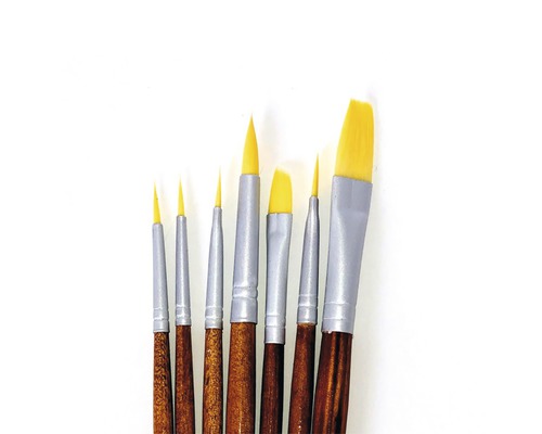 Set de șapte pensule de diferite dimensiuni