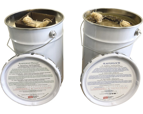 Două găleți cu amestec de parafină pentru protecția livezilor împotriva pagubelor provocate de îngheț