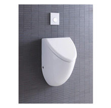 Urinal alb cu buton de spălare pe un perete gri