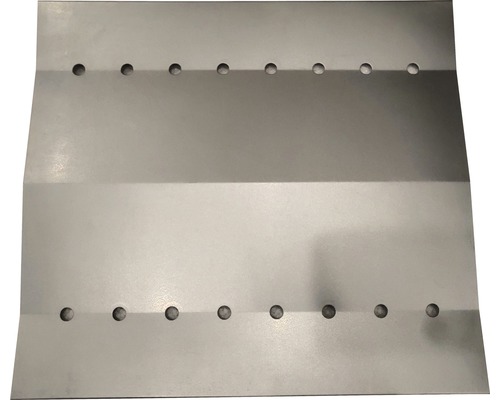 Placă metalică cu găuri