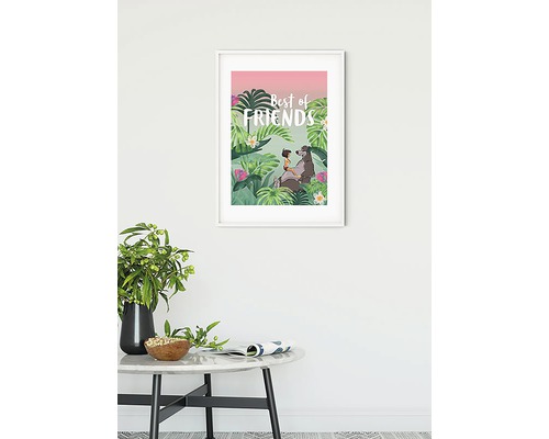 Poster înrămat cu motivul Cărții Junglei și inscripția ''Best of Friends'' pe perete
