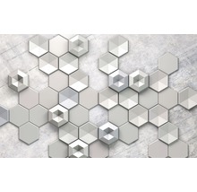 Plăci decorative hexagonale pe un perete de beton