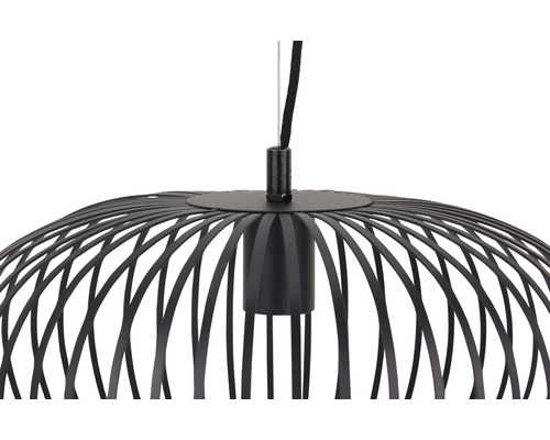 Lumină suspendată cu cadru metalic